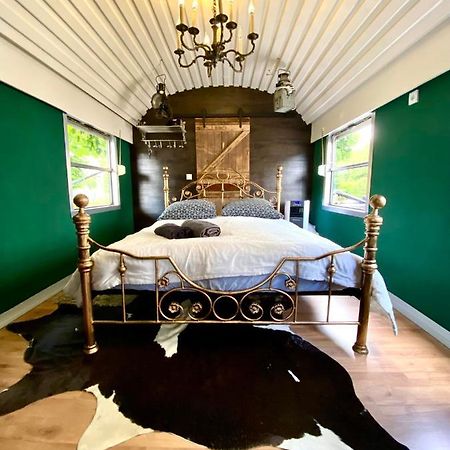 Gleis 1, Eisenbahn Waggon Mit Whirlpool Und Ofen Villa Dahlem  Eksteriør billede