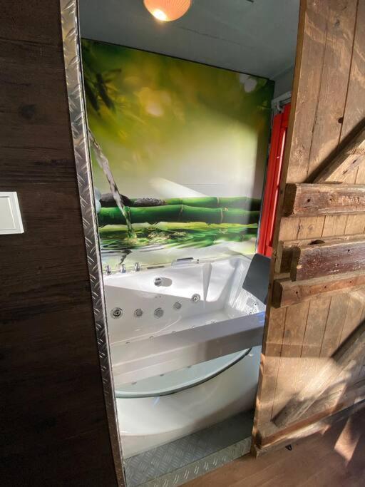 Gleis 1, Eisenbahn Waggon Mit Whirlpool Und Ofen Villa Dahlem  Eksteriør billede